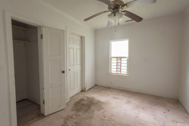 Building Photo - 304 W Fort Scott St