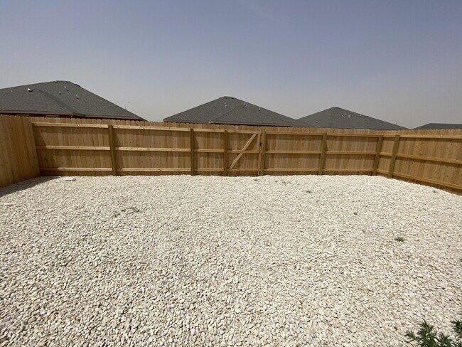 Building Photo - 5609 Kemper St