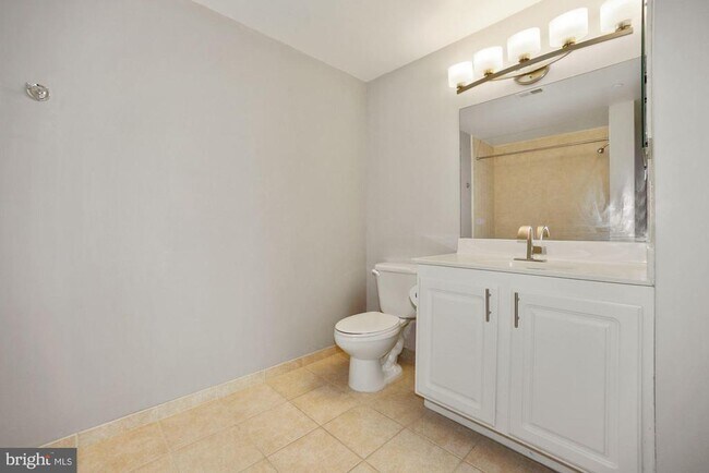 Building Photo - 350 G St SW
