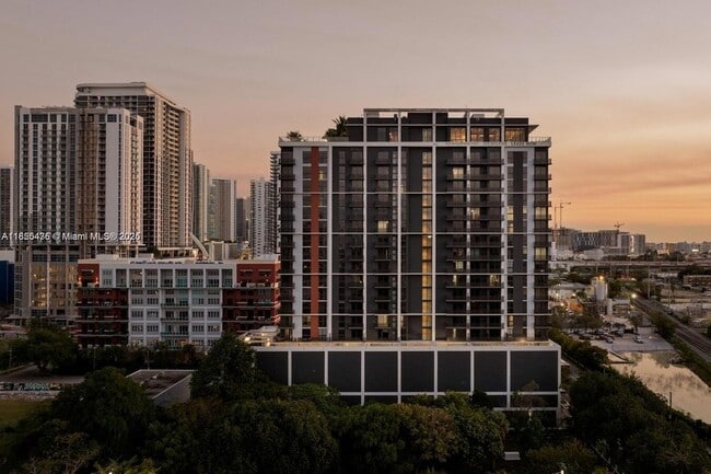 Building Photo - 23 NE 17th Ter