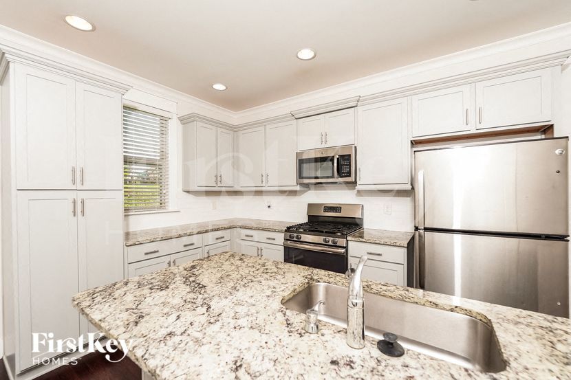 Building Photo - 3268 Chase Ct