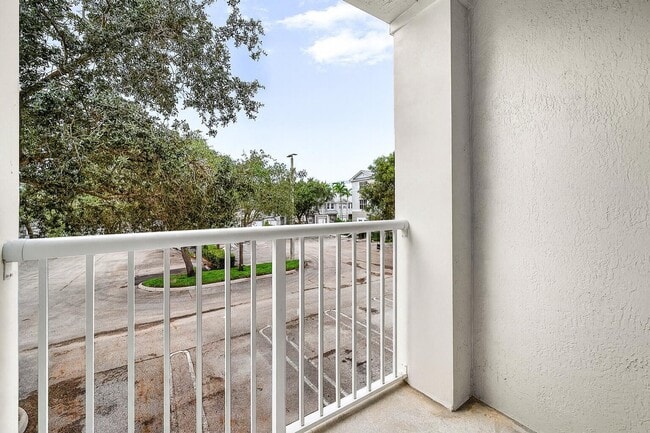 Building Photo - 1008 Shoma Dr