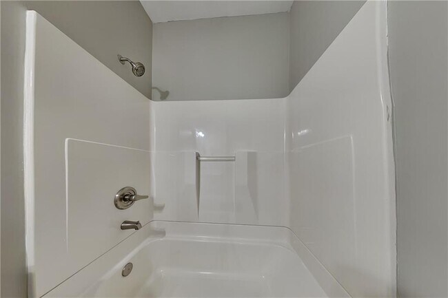 Building Photo - 353 Wildwood Ct