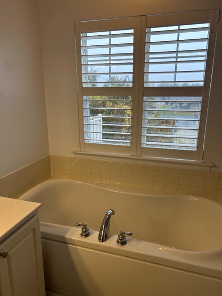 Building Photo - 23545 Devonshire Rd