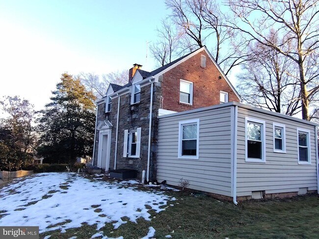 Building Photo - 1000 Janney's Ln