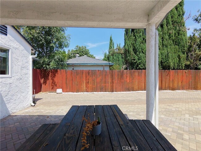 Building Photo - 6928 Lubao Ave