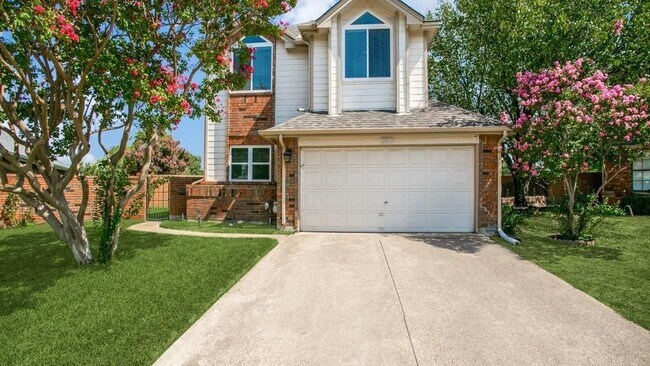 Building Photo - 2401 Brooke Ct