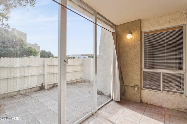 Building Photo - 7625 E Camelback Rd