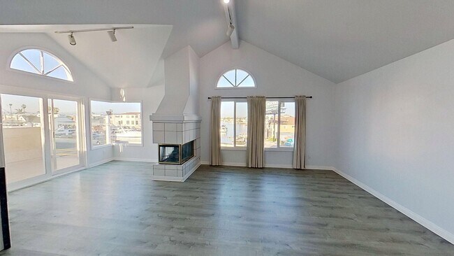 Building Photo - 16917 10th St