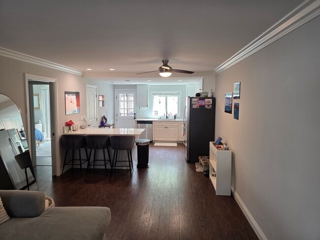 Building Photo - One month rental Fully furnished 1 bedroom...