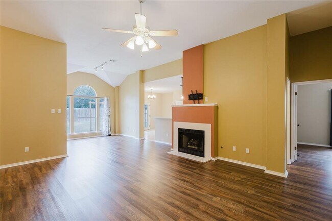 Building Photo - 6614 Bramber Ln