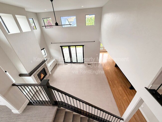 Building Photo - 8343 W Sparks Lake Dr