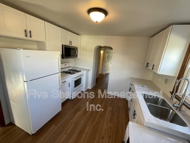 Building Photo - 70 North St