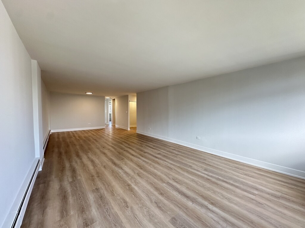 Building Photo - 1349 N Dearborn St