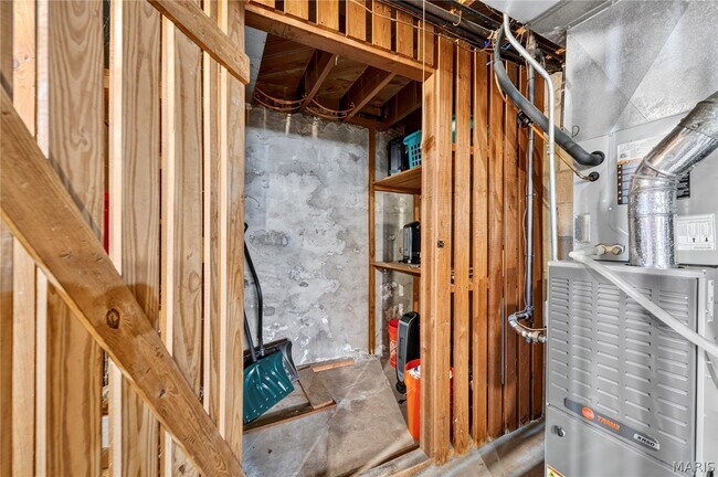 Building Photo - 4931 Jamieson Ave