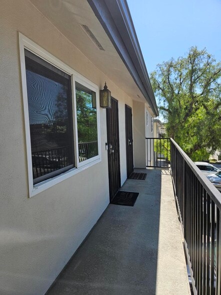 Primary Photo - 1107 Carlsbad Pl