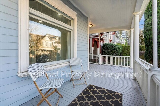 Building Photo - 2338 NW Hoyt St