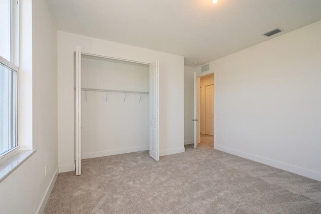 Building Photo - 12290 SW 44th Ct