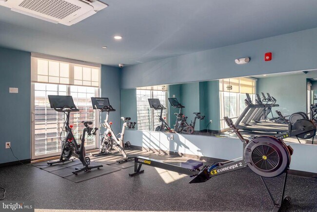 Building Photo - 2101 Washington Ave