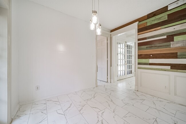 Building Photo - 15738 Fleetwood Oaks Dr