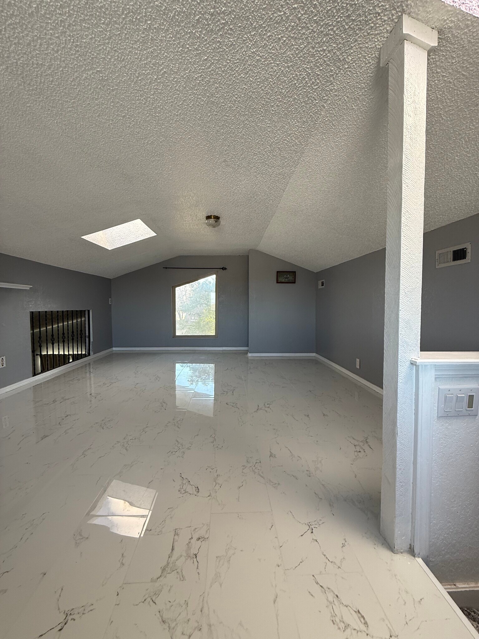 Building Photo - 6705 Bayberry Dr