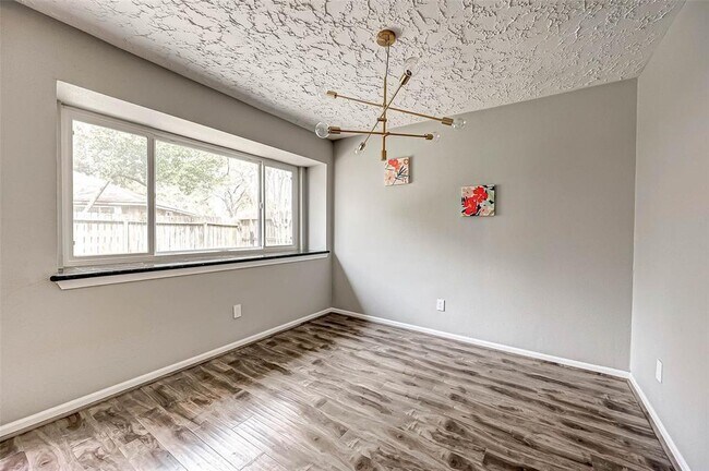 Building Photo - 14110 Taco Ct