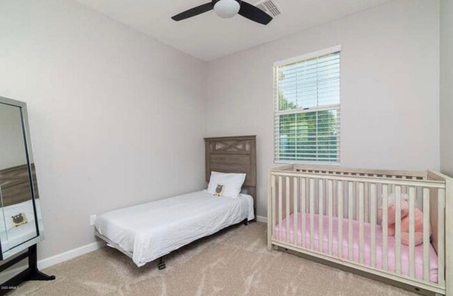 Building Photo - 2726 S Equestrian Dr