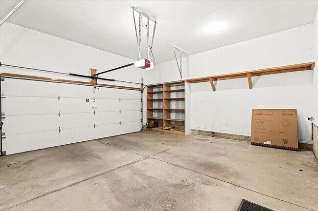 Building Photo - 1515 Town Commons Dr