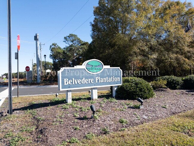 Building Photo - 102 Blossom Cir