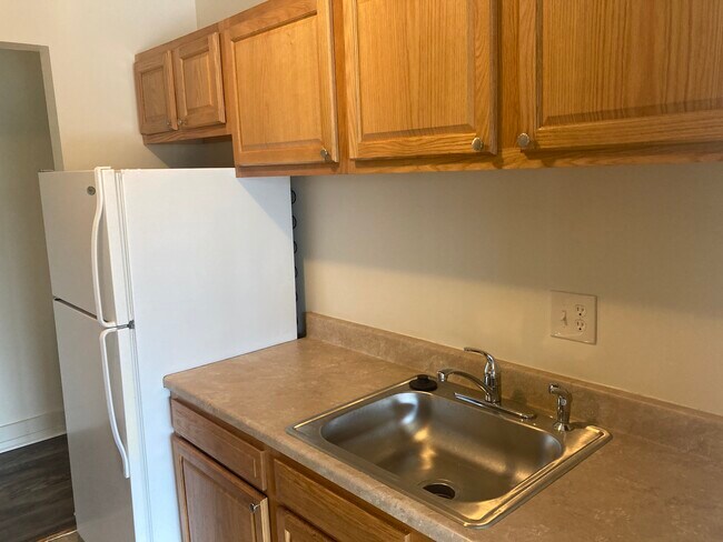 Kitchen - 620 6th Ave