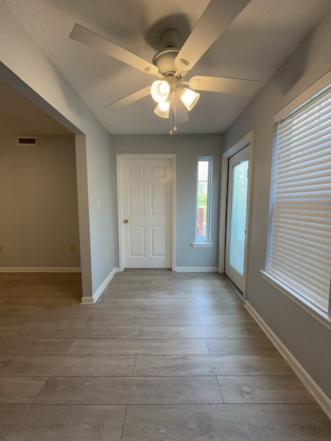 Building Photo - 157 Egret Run Ln