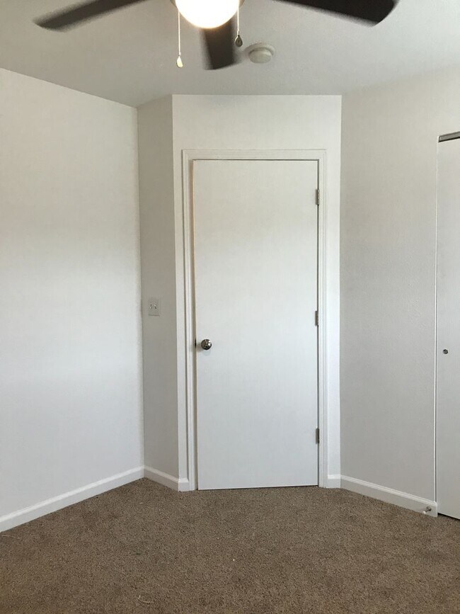 Building Photo - Wonderful 3 Bedroom 2 Bath Ranch