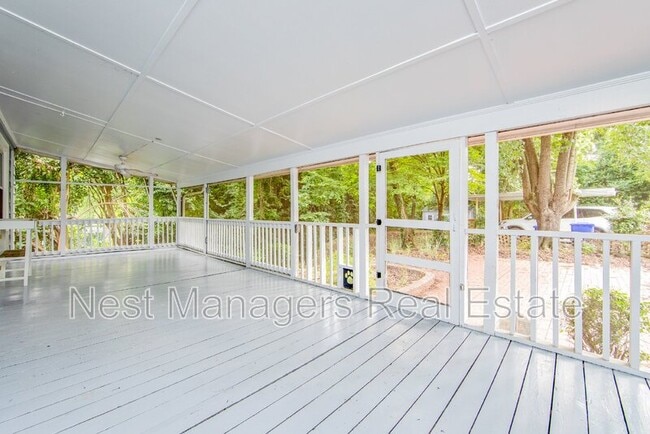 Building Photo - 220 Bradford Ave