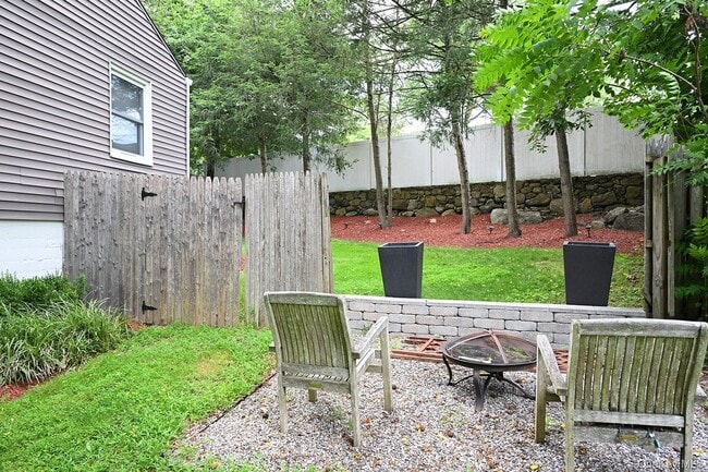 Building Photo - 3 New Castle Dr