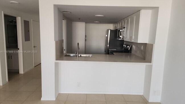 Building Photo - 201 Crandon Blvd