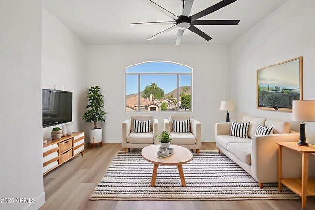 Building Photo - 5953 W Aurora Dr