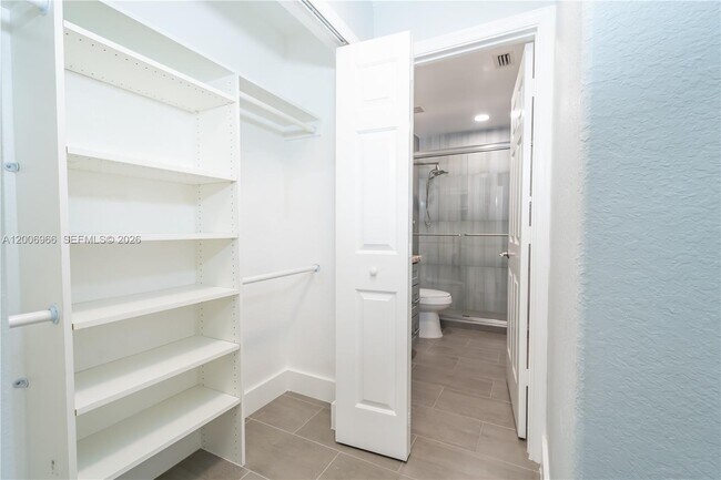 Building Photo - 3515 Shoma Dr