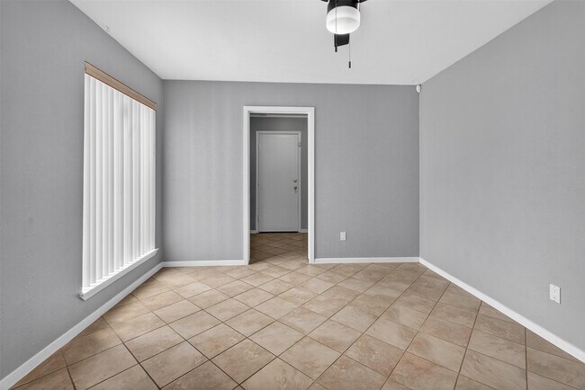 Building Photo - 6110 Gallant Forest Dr