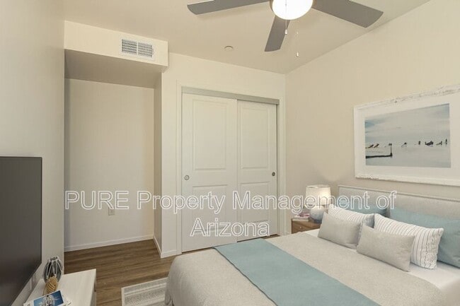 Building Photo - 6077 N 60th Ave