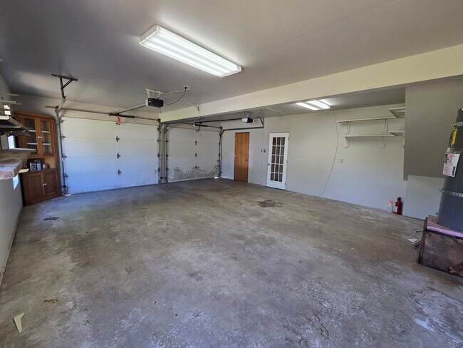 Building Photo - Port Ludlow Farmhouse for Rent, Freshly Updated and Available Now!