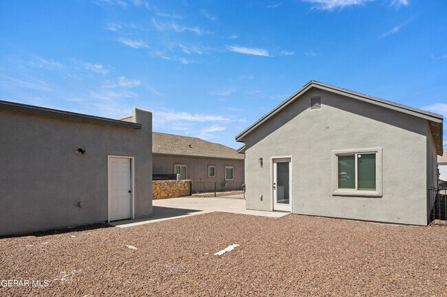 Building Photo - 14368 Chris Zingo Ln