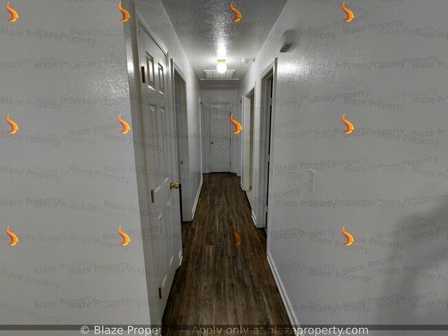 Building Photo - Easy Living, 3 Bedrooms