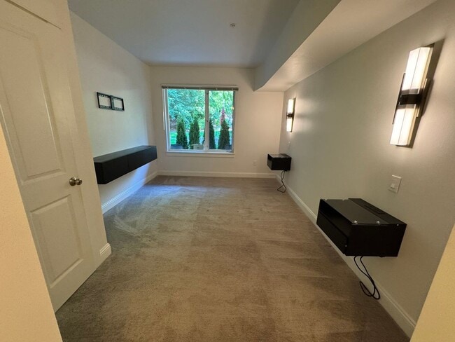 Building Photo - 2bd/1.75ba Issaquah Condo