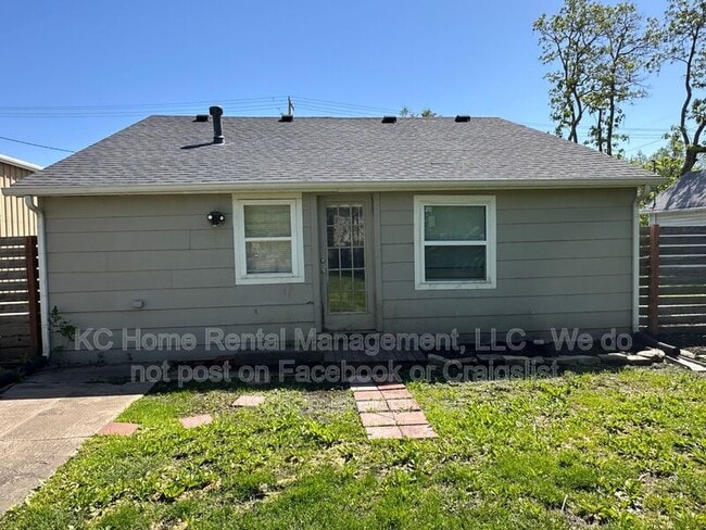 Building Photo - 316 W Elm St