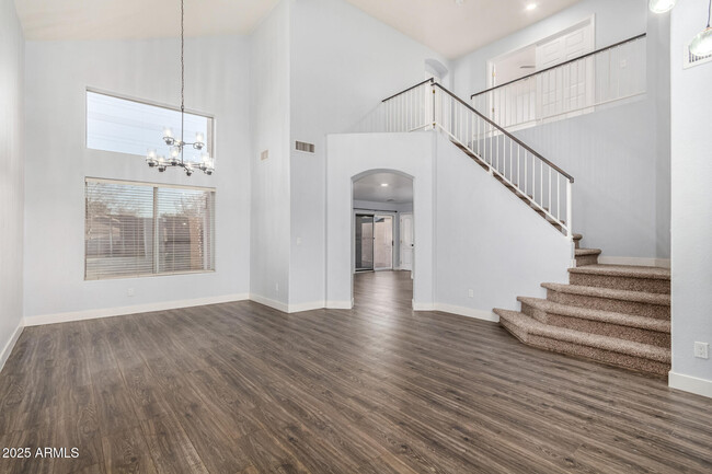 Building Photo - 1119 W Heather Ave
