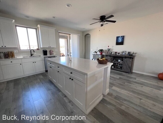 Building Photo - 3 br, 2 bath House - 2677 Kingman Dr.
