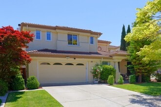 Building Photo - 1012 Trailside Dr