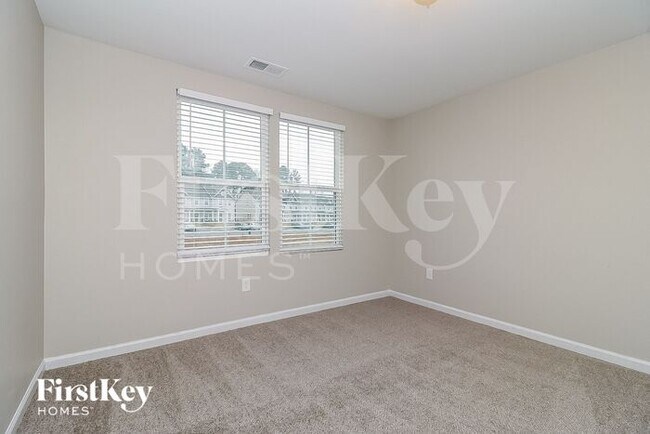 Building Photo - 180 Fieldspar Ln