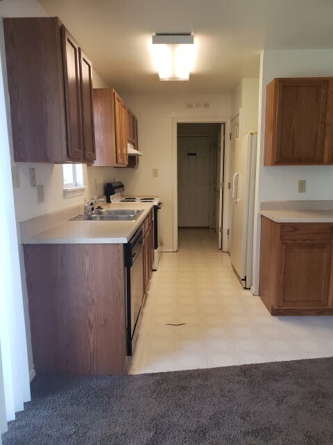 Building Photo - 1302 N Kinser Pike