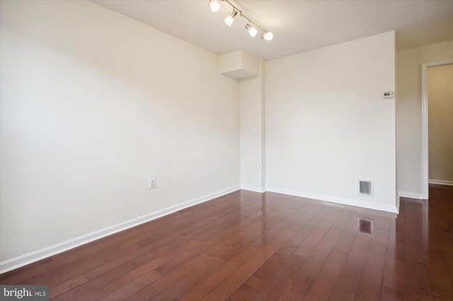 Building Photo - 101 N West St